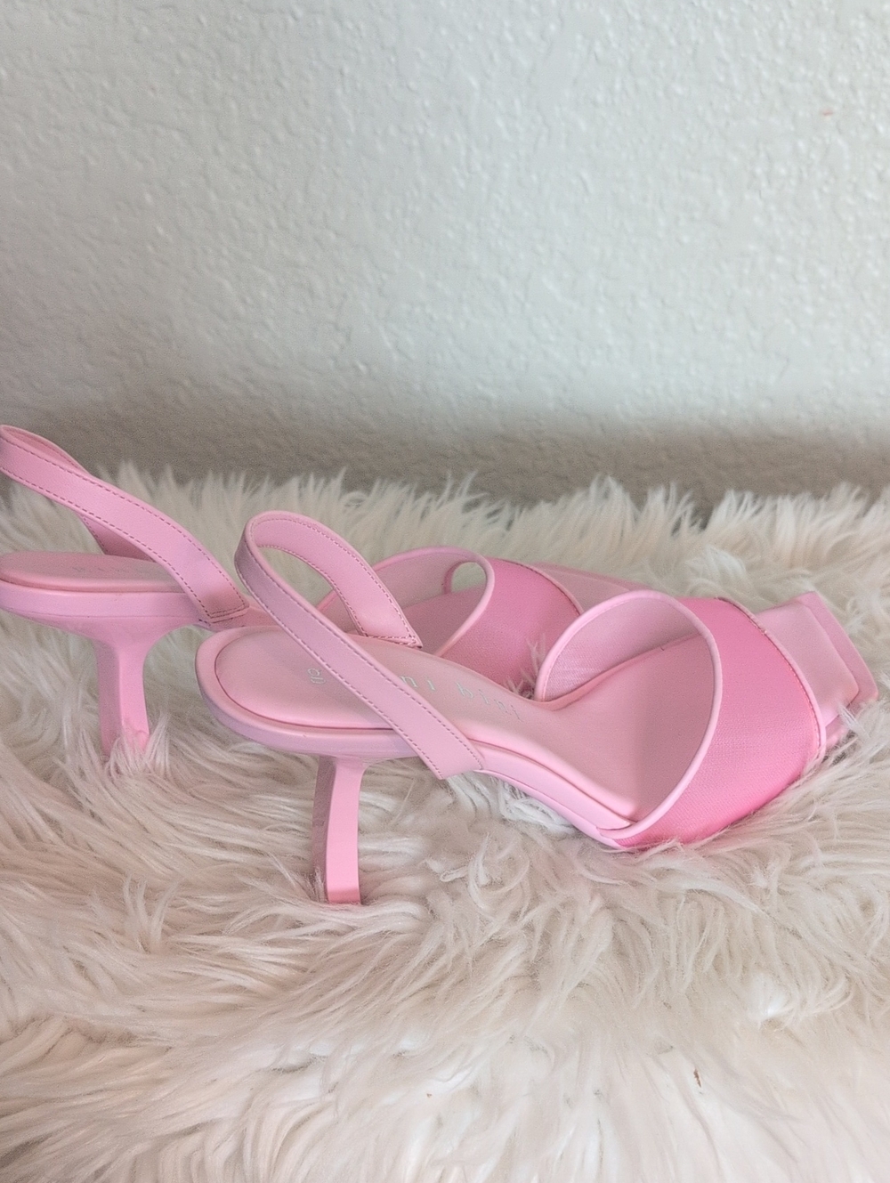 Gianni Bini Soft Pink Slingback Block Heels - Picture 6 of 9